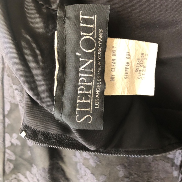 STEPPIN OUT VINTAGE HALTER BLACK FLORAL SATIN DRESS WITH TULLE TRIM, SIZE 11 - Picture 5 of 5